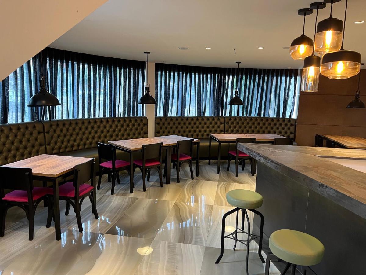 Qs Marista Hotel By Atlas Goiania Bagian luar foto