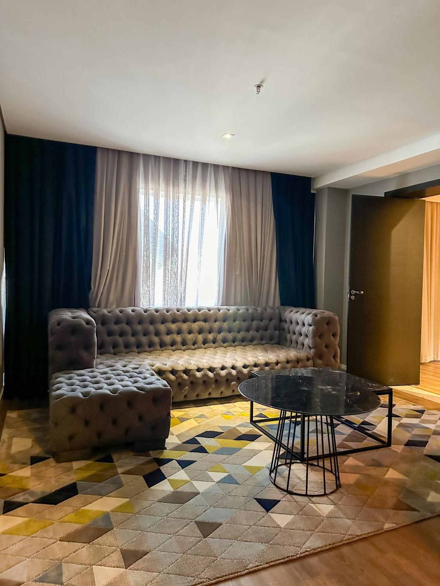 Qs Marista Hotel By Atlas Goiania Bagian luar foto